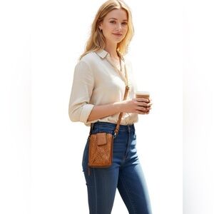 Chic Tan Crossbody Bag